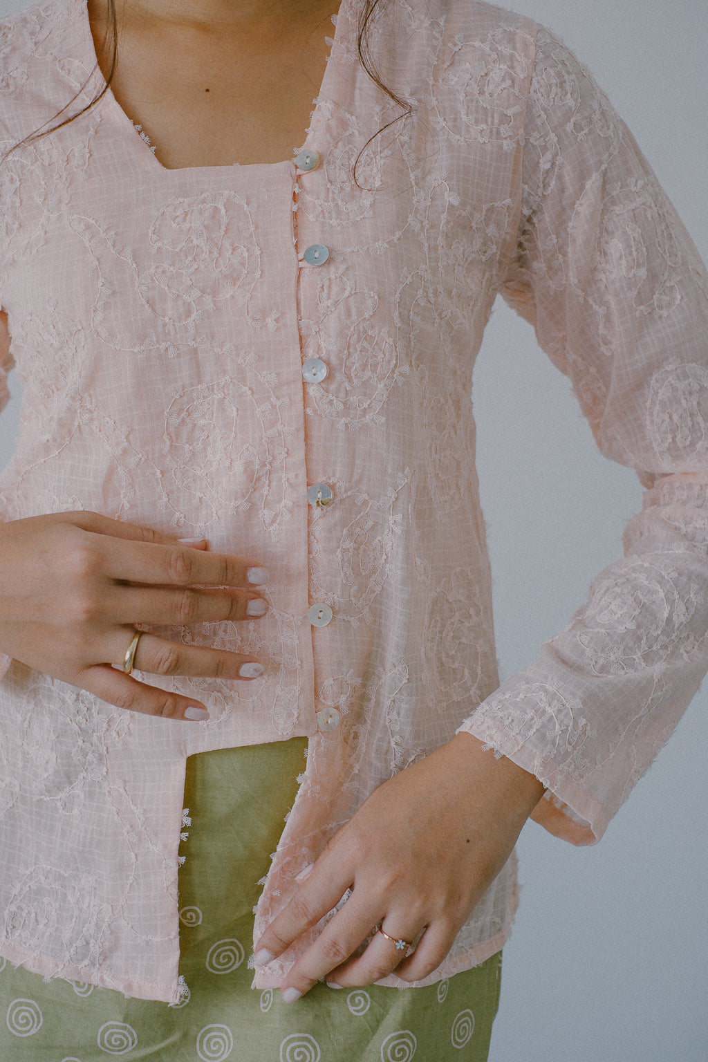 Jasmine Kebaya in Peach